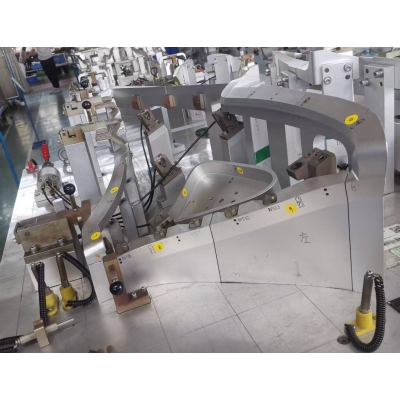 汽車（chē）零部件內飾檢具